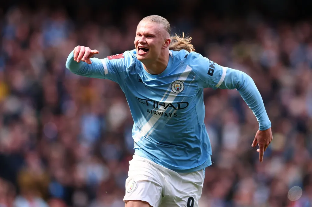 Эрлинг Холанд встал на защиту титула: «Сити» снова на вершине АПЛ